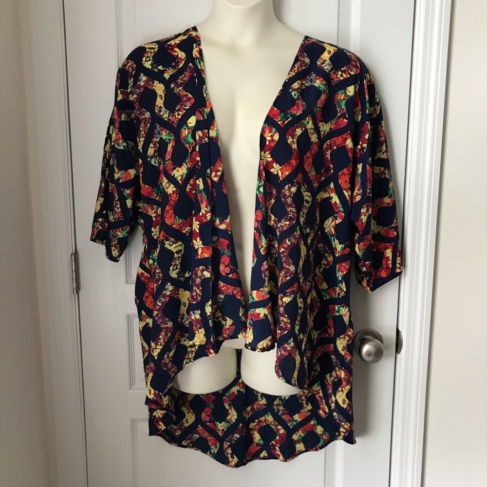 Last Call! - EUC Lularoe Lindsay Navy Floral M